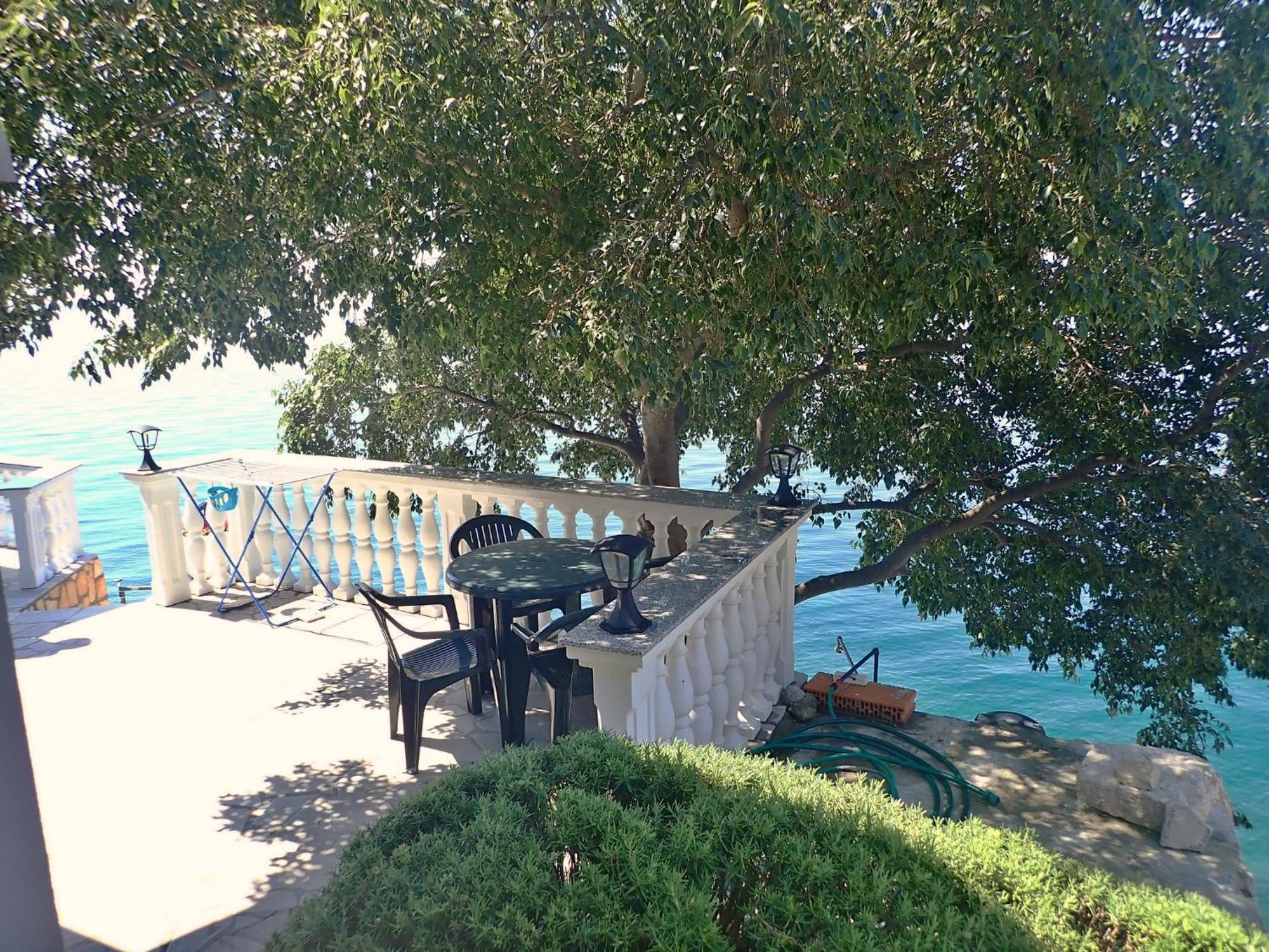 Apartments Lilly By The Sea Barić Draga الغرفة الصورة